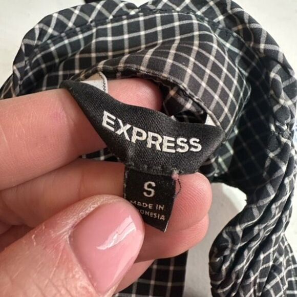 Express Y2K Ruffle Front Structured Plaid Blouse Size Small Black & White - Picture 10 of 12